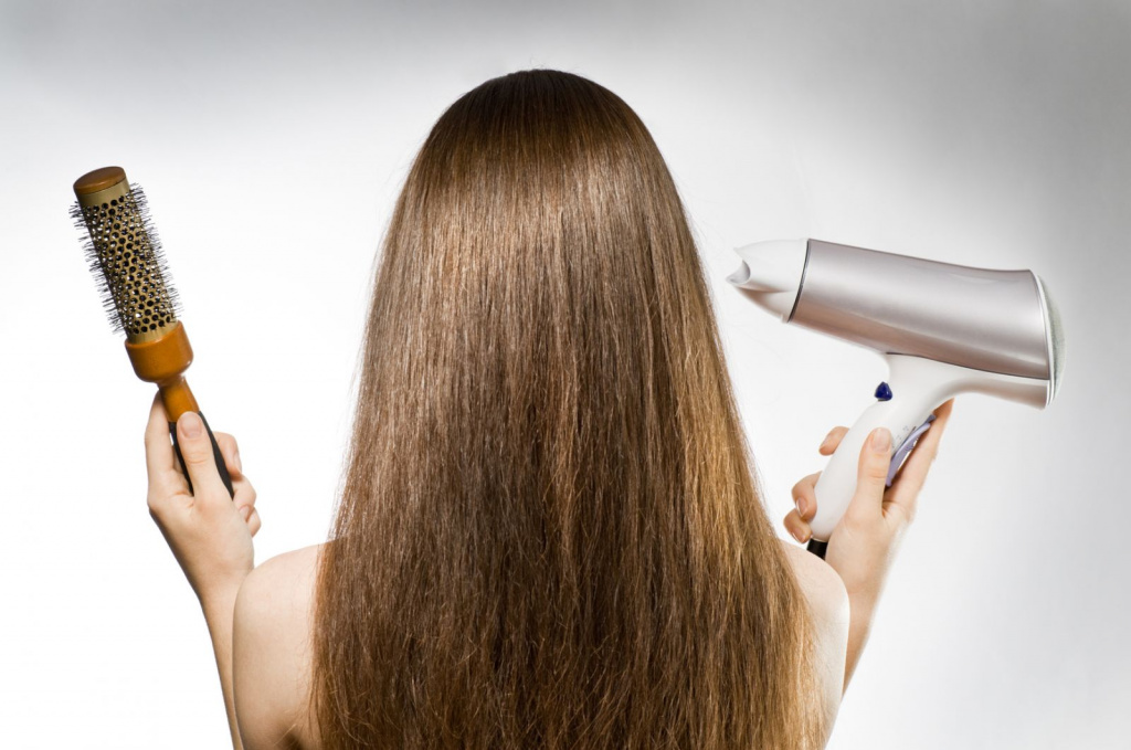 Как нужно правильно сушить волосы