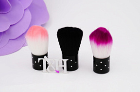 T&H Щетка-сметка для маникюра в ассортименте 1 шт купить недорого в интернет магазине Beauty Prof с доставкой по Хабаровску и регионам России